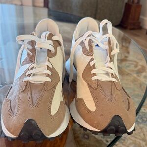 Stylish Kids' Sneakers in White and Tan